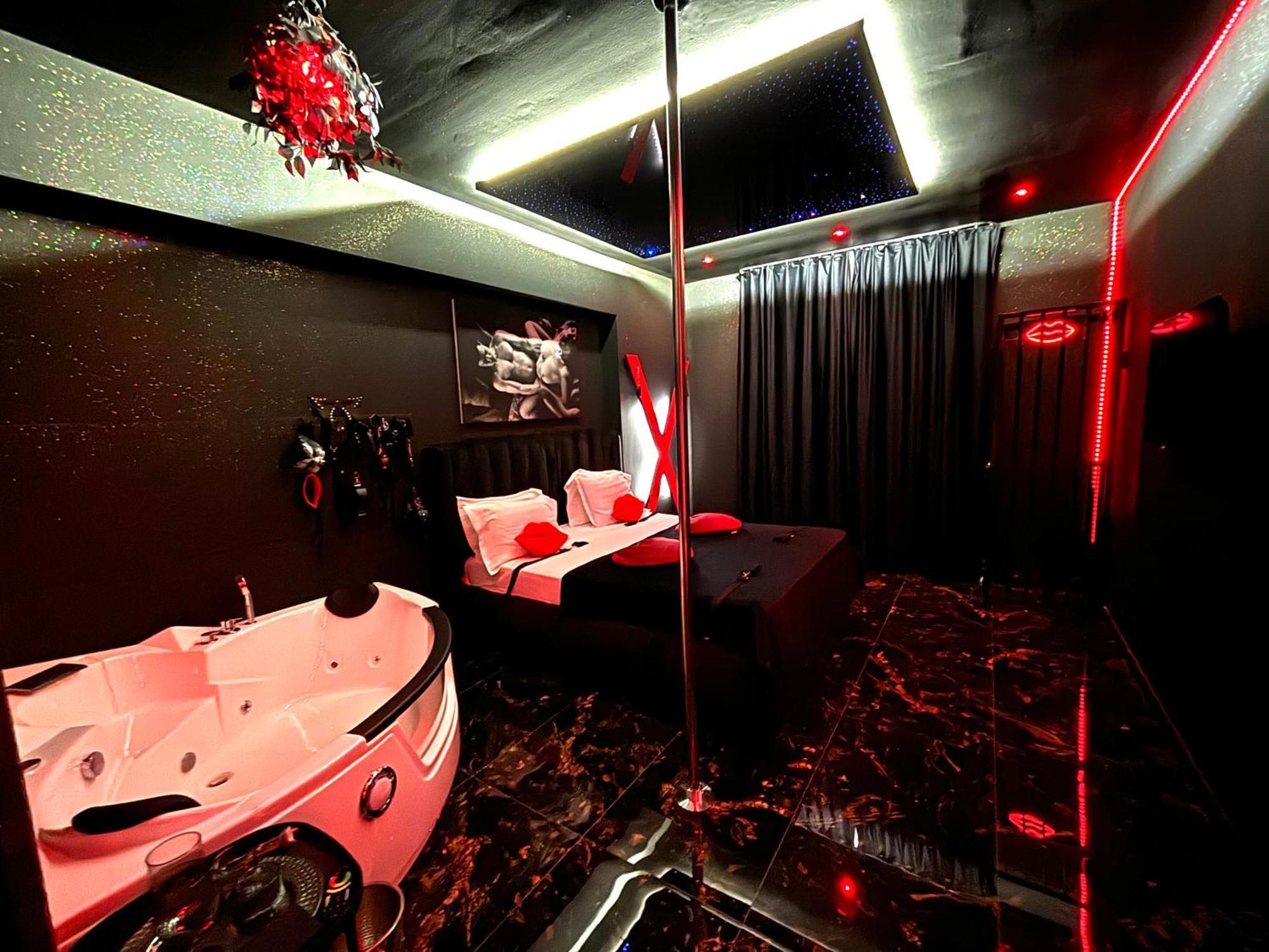 Romeo Nights - Love Rooms - Adults Only Бухарест Екстер'єр фото