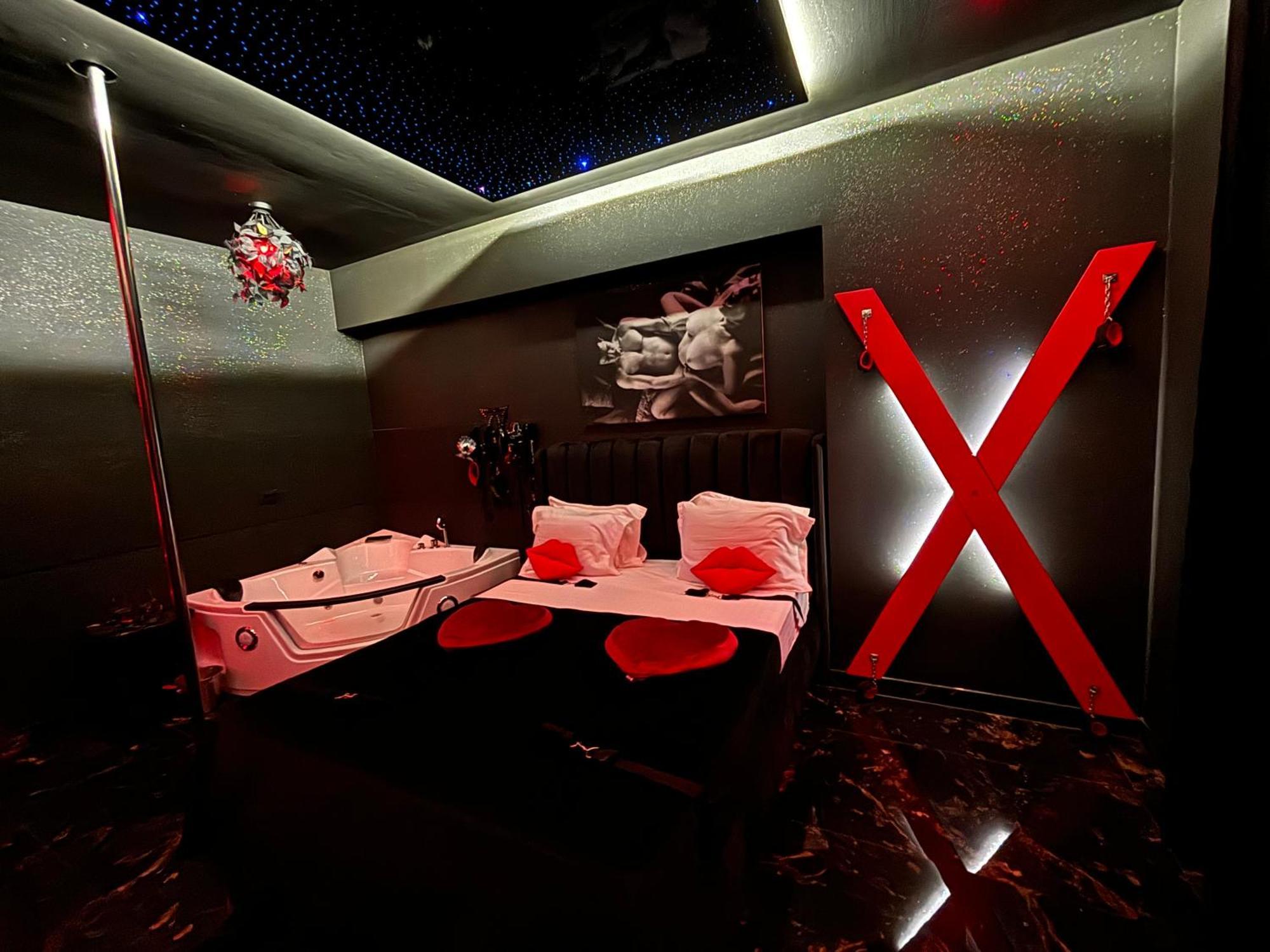 Romeo Nights - Love Rooms - Adults Only Бухарест Екстер'єр фото