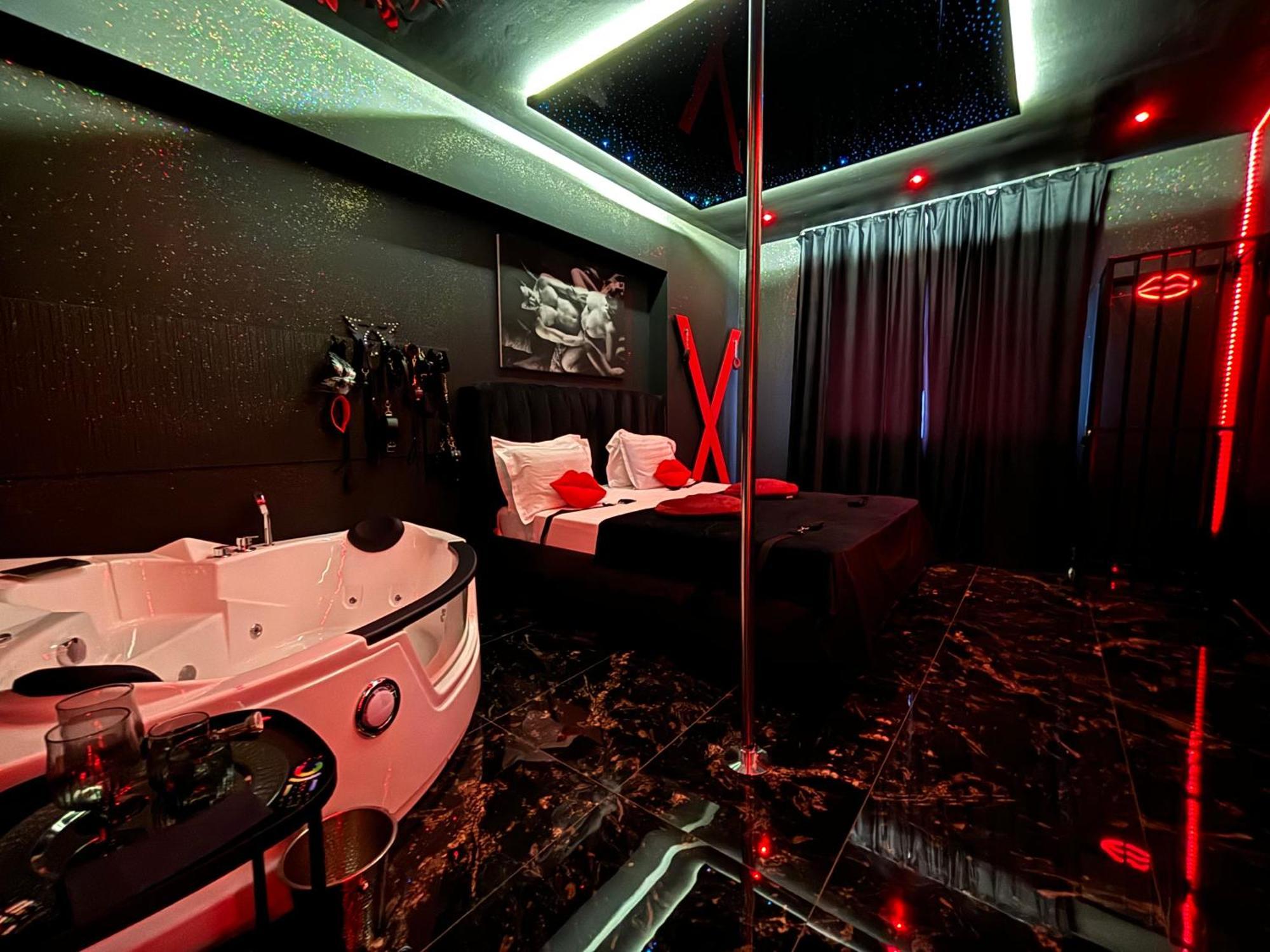 Romeo Nights - Love Rooms - Adults Only Бухарест Екстер'єр фото